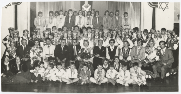 Līdsas Daugavas Vanagu nodaļas rīkotie gadskārtējie deju svētki.