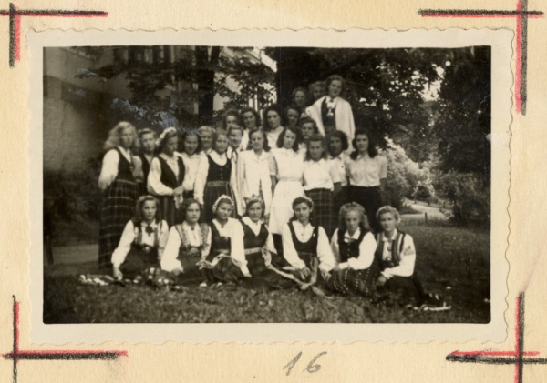 Rīgas 5. vidusskolas koris Dziesmu dienās Rīgā 1949. gadā