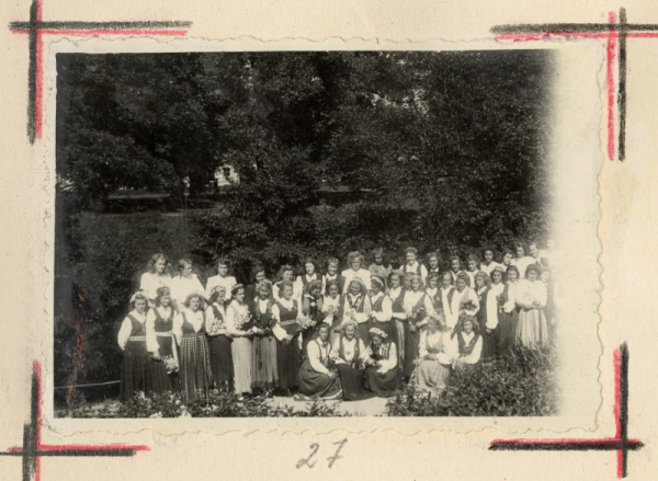 Dziesmu dienu dalībnieces Rīgā 1949. gada jūlijā