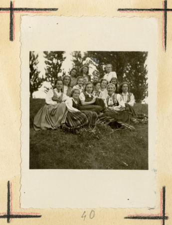 Dziesmu dienu dalībnieces Rīgā 1949. gada jūlijā