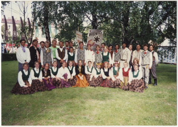 Tautas deju ansamblis "Ritenītis"