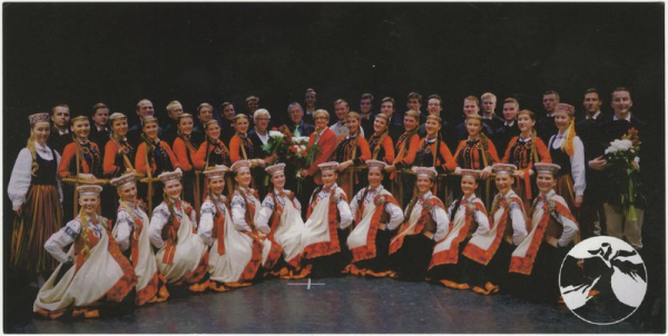 Marga Apsīte un tautas deju ansamblis Liesma