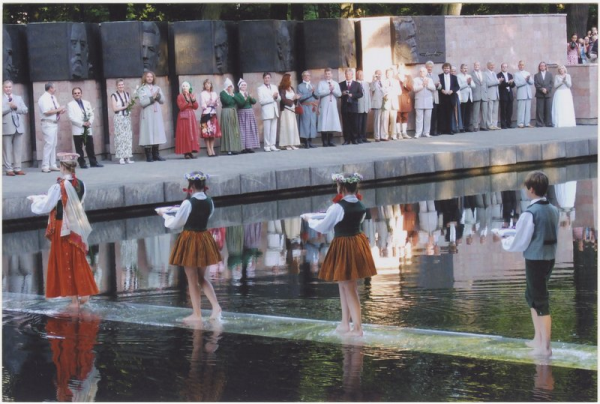 Virsvadītāju un virsdiriģentu godināšana Dziesmu svētku parkā