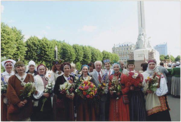 Iluta Mistre pirms gājiena pie Brīvības pieminekļa