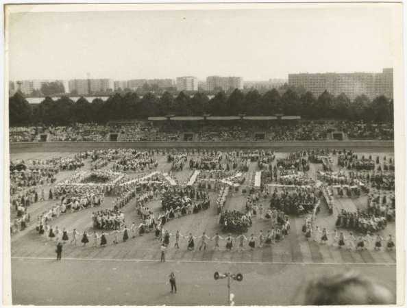 Deju svētku prologs "Uzvara. Darbs. Miers."