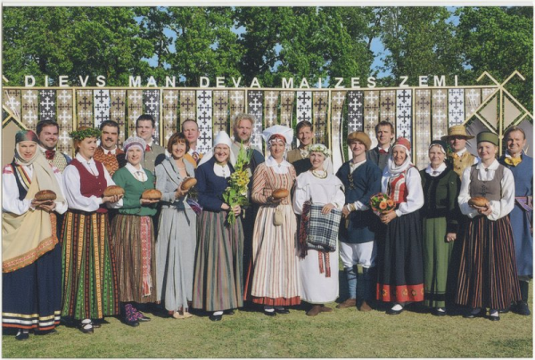 Zanda Mūrniece VIII Vidējās paaudzes dejotāju svētkos Jelgavā