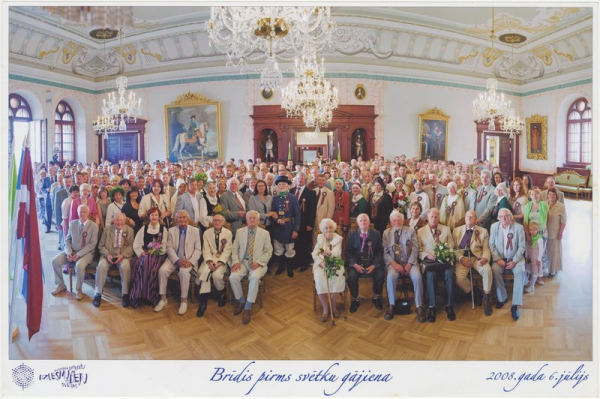 Brīdis pirms svētku gājiena