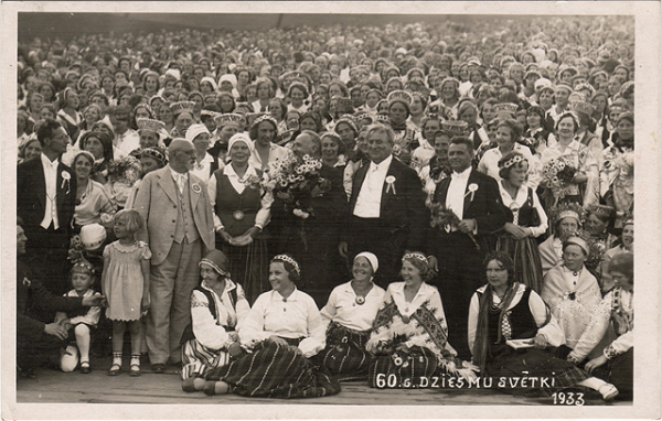 8.latviešu dziesmu svētki. 60.g. dziesmu svētki [attēls]. Pirmā rindā no kreisās: Teodors Kalniņš, Jāzeps Vītols, Alfrēds Kalniņš, Emilis Melngailis, Teodors Reiters