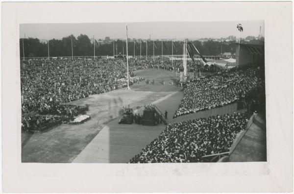 IX Latviešu Dziesmu svētki Uzvaras laukumā, Pārdaugavā, Rīgā