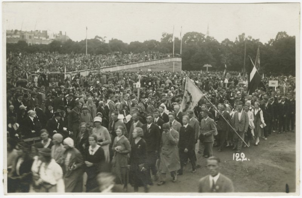 7. Vispārējie Dziesmu svētki. Gājiens