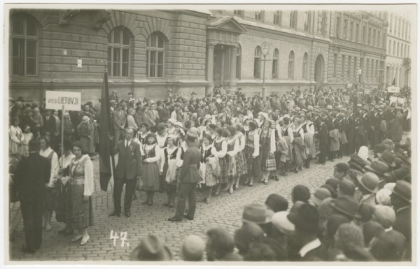 7. Vispārējie Dziesmu svētki. Gājiens