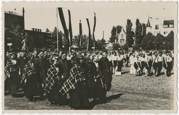 Dziesmu svētku dalībnieku gājiens