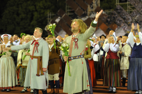 Jānis Purviņš un Jānis Ērglis XXV Vispārējos latviešu Dziesmu un XV Deju svētkos