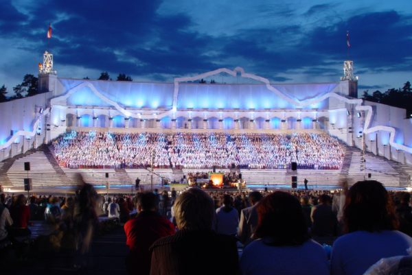 Dziesmu svētku estrāde