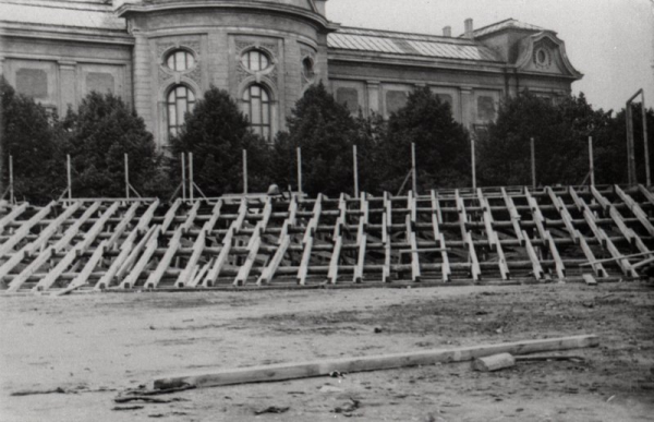 Topošā VI latvju vispārējo Dziesmu svētku estrāde