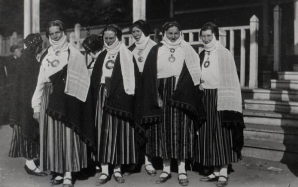 VIII latvju vispārējo Dziesmu svētku dalībnieces