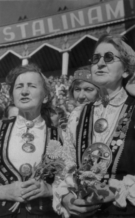 XI Vispārējo latviešu Dziesmu svētku dalībnieki koncerta laikā Esplanādes estrādē