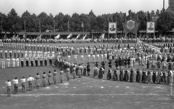 XI Vispārējo latviešu Dziesmu svētku koncerts "Dinamo" stadionā