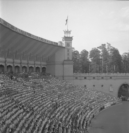 XIV Vispārējo latviešu Dziesmu un Deju svētku koncerts Mežaparka Lielajā estrādē