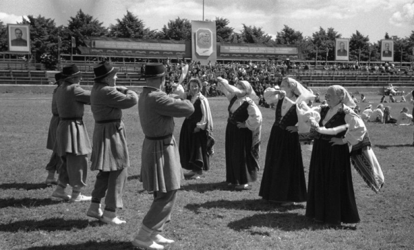 Deju kolektīvu koncerts stadionā "Daugava" XII Vispārējo latviešu Dziesmu svētku un III Deju svētku laikā