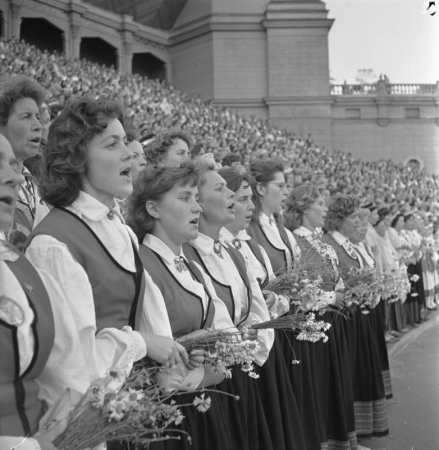 XIV Vispārējo latviešu Dziesmu un Deju svētku koncerts Mežaparka Lielajā estrādē