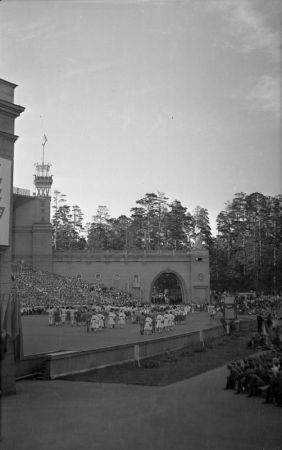 XIV Vispārējo latviešu Dziesmu un Deju svētku koncerts Mežaparka Lielajā estrādē