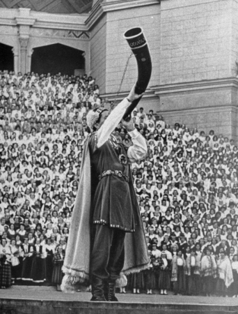 XIV Vispārējo latviešu Dziesmu un Deju svētku koncerts Mežaparka Lielajā estrādē