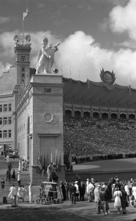 XII Vispārējo latviešu Dziesmu svētku Mežaparka Lielā estrāde, dalībnieki un skatītāji