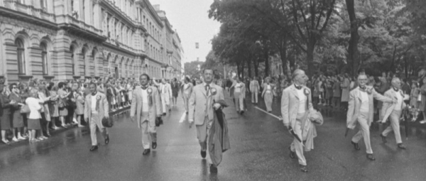 XVI Vispārējo latviešu Dziesmu svētku gājiens