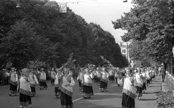 XVI Vispārējo latviešu Dziesmu un VII Deju svētku gājiens