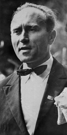 Ērgļu kultūras nama vokālā ansambļa un kora, arī  XVI Vispārējo latviešu Dziesmu  svētku diriģents Jānis Sprancmanis