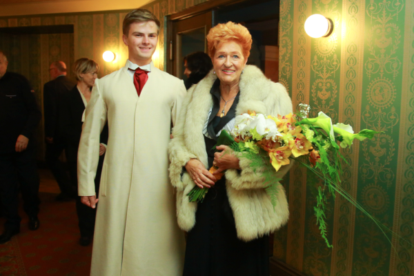 Ingrīda Saulīte 80 gadu jubilejas koncertā "Dejā rotāta"