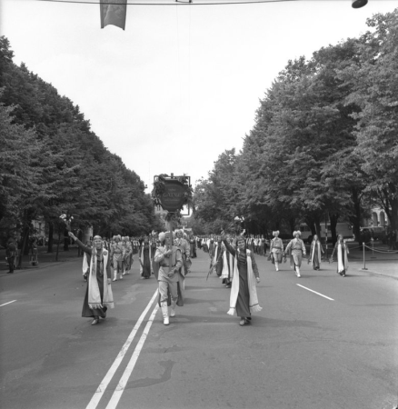 XVII Vispārējo latviešu Dziesmu  svētku gājiens