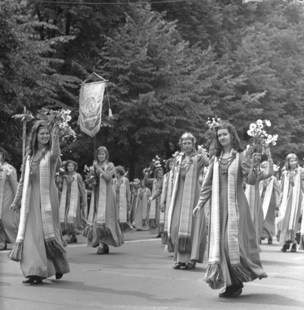 XVII Vispārējo latviešu Dziesmu  svētku gājiens