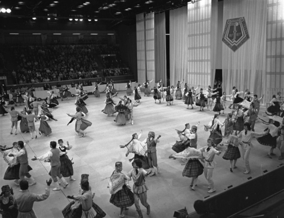 Deju kolektīvu koncerts Rīgas Sporta pilī XVII Vispārējo latviešu Dziesmu  svētku laikā