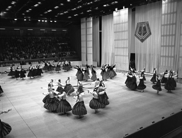 Deju kolektīvu koncerts Rīgas Sporta pilī XVII Vispārējo latviešu Dziesmu  svētku laikā