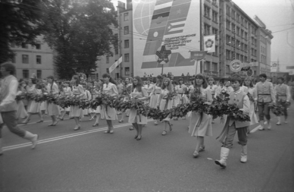 XIX Vispārējo latviešu Dziesmu un Deju svētku gājiens