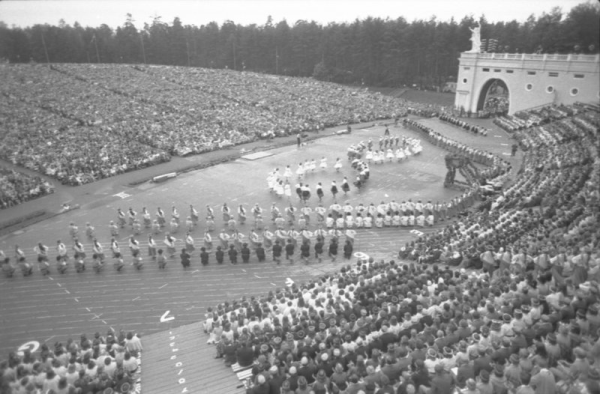 XIX Vispārējo latviešu Dziesmu un Deju svētku koncerts Mežaparka Lielajā estrādē