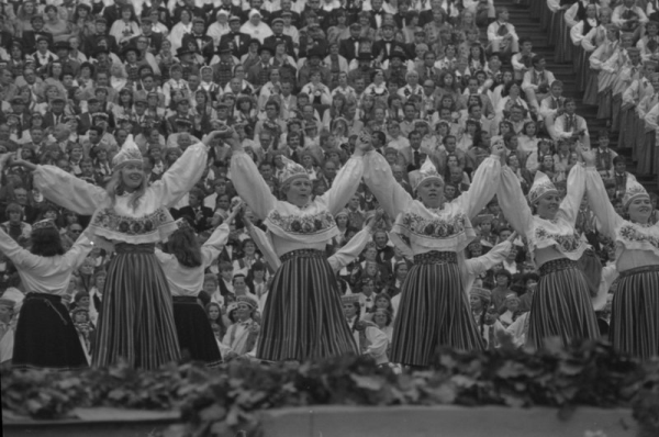 XIX Vispārējo latviešu Dziesmu un Deju svētku koncerts Mežaparka Lielajā estrādē