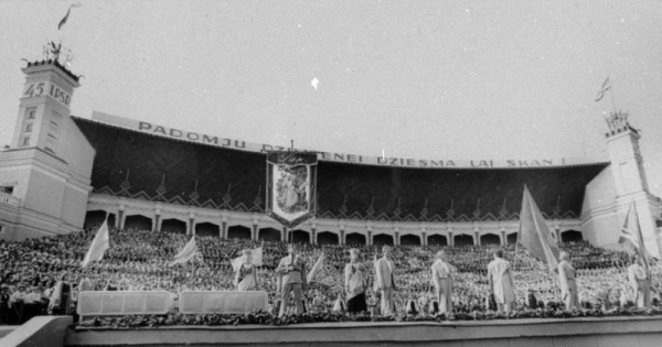 XIX Vispārējo latviešu Dziesmu un Deju svētku koncerts Mežaparka Lielajā estrādē