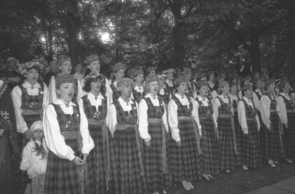 Koncerts Dziesmu svētku parkā XXI Vispārējo latviešu Dziesmu un XI Deju svētku laikā