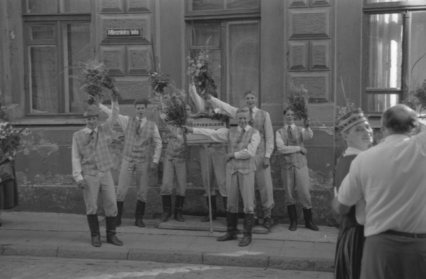 Vecpiebalgas jauniešu deju kopa XXII Vispārējo latviešu Dziesmu un XII Deju svētku laikā