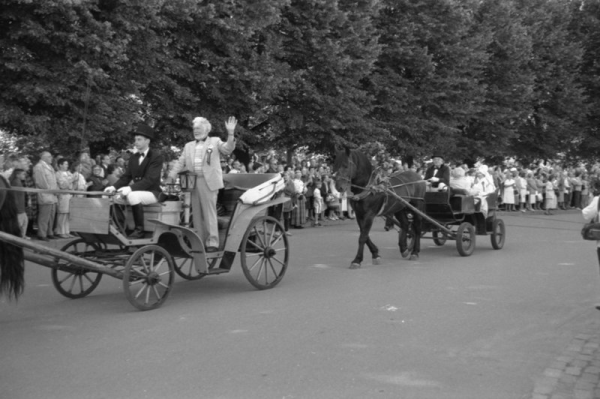 Deju virsvadītājs Uldis Žagata XXII Vispārējo latviešu Dziesmu un XII Deju svētku gājienā