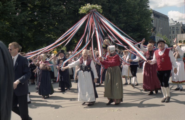 XXII Vispārējo latviešu Dziesmu un XII Deju svētku gājiens