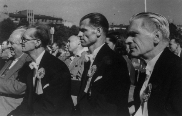 XI Vispārējo latviešu Dziesmu svētku virsdiriģenti  Esplanādes estrādē