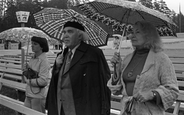 Igauņu komponists un diriģents Gustavs Ernesakss XVII Vispārējo latviešu Dziesmu svētku koncertā Mežaparka Lielajā estrādē