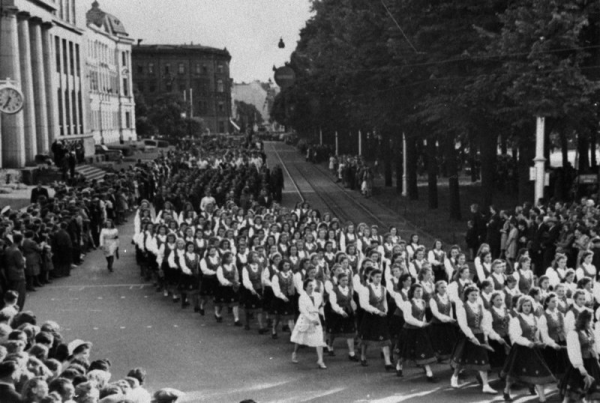 Dziesmu svētku gājiens