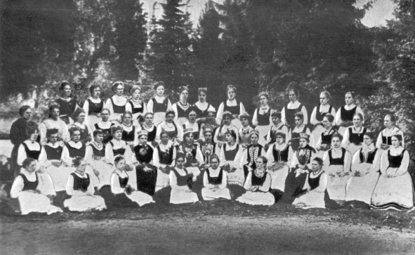 III Vispārējo Dziesmu Svētku koru dalībnieces