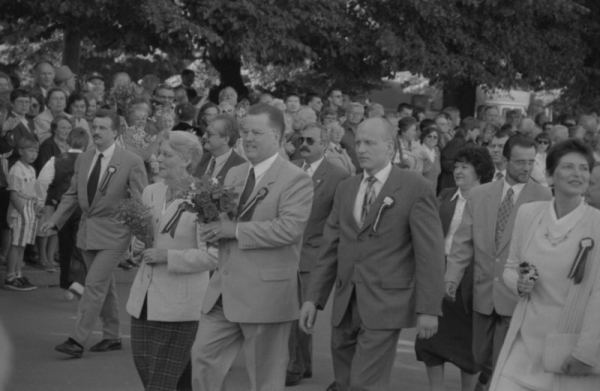 Latvijas Republikas augstākās valsts amatpersonas XXII Vispārējo latviešu Dziesmu un XII Deju svētku gājienā