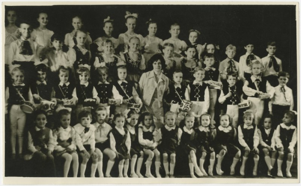 Ieva Adāviča. Bērnu deju kolektīvs